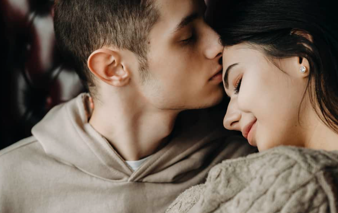 How Each Zodiac Sign Expresses Love (And What They Need in Return) How Each Zodiac Sign Expresses Love (And What They Need in Return)